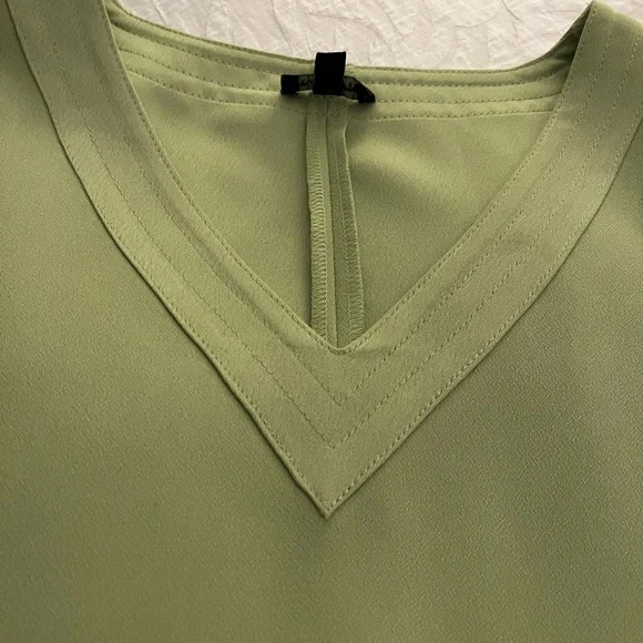 Women's V-Neck Belted Dress - Picture 3 of 6